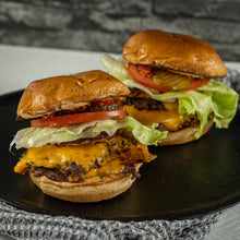 Lade das Bild in den Galerie-Viewer, 33 Burger die Dein Leben verändern - Buch von FitnessOskar